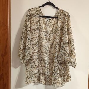 American Eagle Outfitters Beige Floral Kimono Blouse L-XL